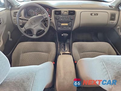 Zdjęcie 8 z 12 samochodu: 2002 HONDA ACCORD VALUE VIN:1HGCF86652A172576 - miniatura