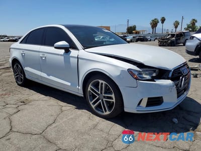 Czwarte zdjęcie samochodu z boku: 2018 AUDI A3 PREMIUM VIN:WAUB8GFF1J1035225 - miniatura