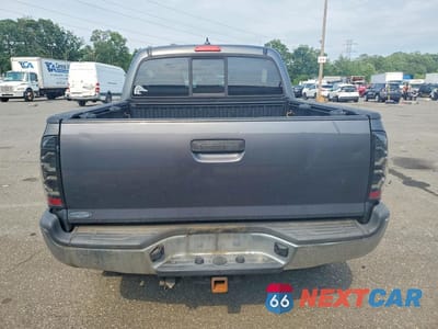 Zdjęcie 6 z 12 samochodu: 2015 TOYOTA TACOMA V6 VIN:3TMLU4EN6FM178661 - miniatura