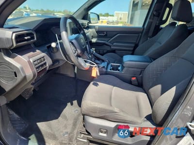 Zdjęcie 7 z 12 samochodu: 2025 TOYOTA TACOMA SR5 VIN:3TMLB5JN1SM094498 - miniatura