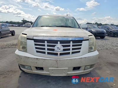 Piąte zdjęcie samochodu w środku: 2008 CADILLAC ESCALADE LUXURY VIN:1GYFK63868R101411 - miniatura