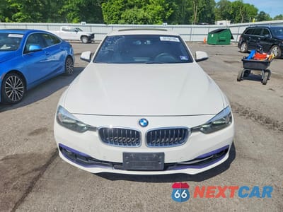 Piąte zdjęcie samochodu w środku: 2017 BMW 330 XI VIN:WBA8D9C36HA005482 - miniatura
