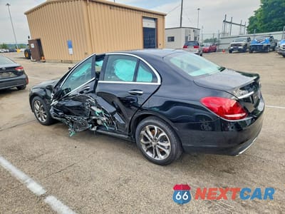 Drugie zdjęcie samochodu z przodu: 2015 MERCEDES-BENZ C 300 4MATIC VIN:55SWF4KB0FU077815 - miniatura