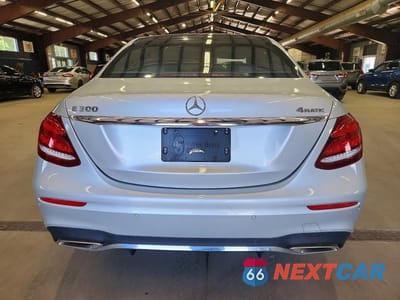 Zdjęcie 6 z 12 samochodu: 2018 MERCEDES-BENZ E 300 4MATIC VIN:WDDZF4KB0JA397688 - miniatura