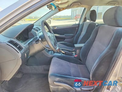 Zdjęcie 7 z 12 samochodu: 2003 HONDA ACCORD LX VIN:3HGCM56333G703965 - miniatura