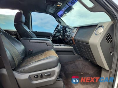 Piąte zdjęcie samochodu w środku: 2011 FORD F350 SUPER DUTY VIN:1FT8W3CT6BEA54420 - miniatura