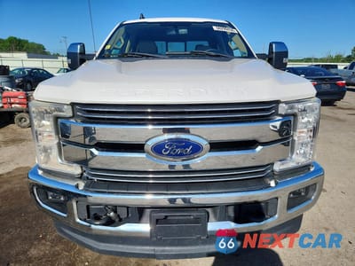 Piąte zdjęcie samochodu w środku: 2019 FORD F250 SUPER DUTY VIN:1FT7W2BT9KEC54974 - miniatura