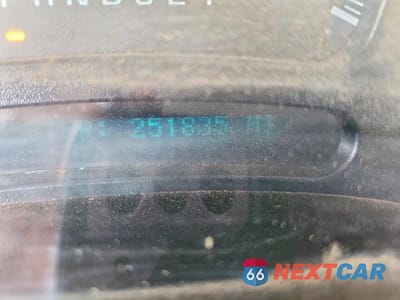 Zdjęcie 9 z 12 samochodu: 2006 CHEVROLET SILVERADO C2500 HEAVY DUTY VIN:1GCHC23U46F173871 - miniatura