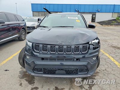 Piąte zdjęcie samochodu w środku: 2025 JEEP COMPASS LATITUDE VIN:3C4NJDBN2ST610068 - miniatura