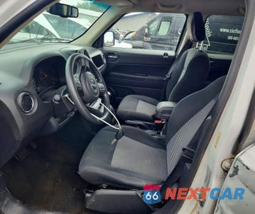 Zdjęcie 7 z 12 samochodu: 2015 JEEP PATRIOT SPORT VIN:1C4NJPBB6FD236342 - miniatura