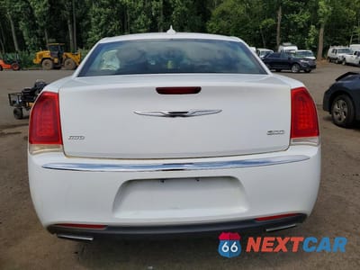 Zdjęcie 6 z 12 samochodu: 2016 CHRYSLER 300 LIMITED VIN:2C3CCARG7GH262098 - miniatura