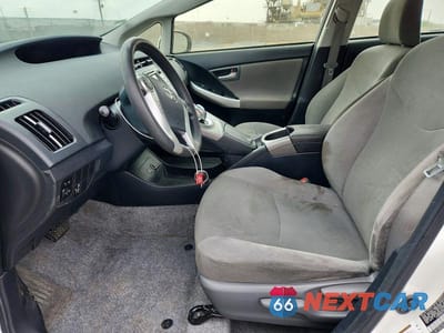 Zdjęcie 7 z 13 samochodu: 2014 TOYOTA PRIUS THREE VIN:JTDKN3DU7E1744110 - miniatura