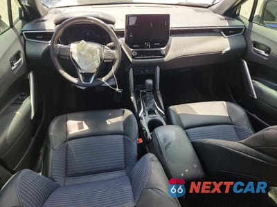 Zdjęcie 8 z 12 samochodu: 2025 TOYOTA COROLLA CROSS HYBRID XSE VIN:7MUFBABG2SV073008 - miniatura