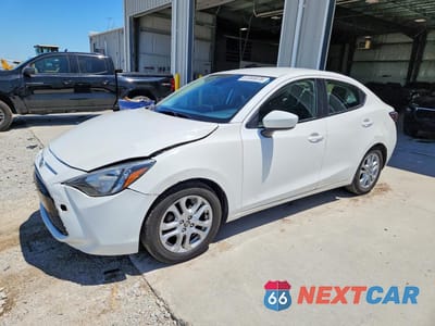 2016 SCION IA BASE 3MYDLBZV8GY110461 - główne zdjęcie licytacji z USA - miniatura