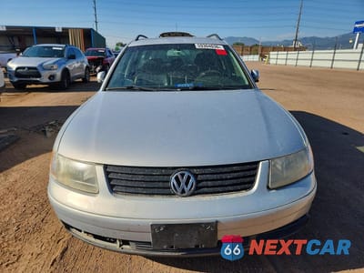 Piąte zdjęcie samochodu w środku: 2000 VOLKSWAGEN PASSAT GLX 4MOTION VIN:WVWWH23B1YE390875 - miniatura