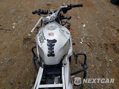 Zdjęcie 6 z 8 samochodu: 2003 YAMAHA FJR1300 VIN:JYARP07E33A000363 - miniatura