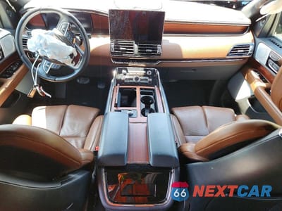Zdjęcie 8 z 13 samochodu: 2023 LINCOLN NAVIGATOR L RESERVE VIN:5LMJJ3LG9PEL11220 - miniatura