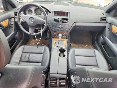 Zdjęcie 8 z 12 samochodu: 2008 MERCEDES-BENZ C 350 VIN:WDDGF56X68F036840 - miniatura