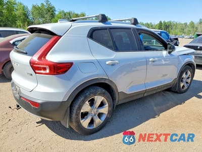 Trzecie zdjęcie samochodu z tyłu: 2020 VOLVO XC40 T5 MOMENTUM VIN:YV4162UK7L2218064 - miniatura