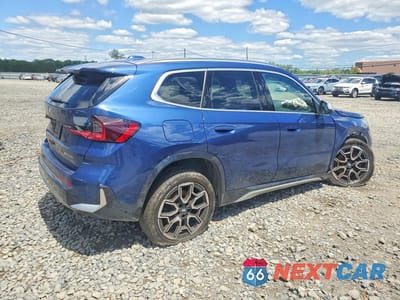 Trzecie zdjęcie samochodu z tyłu: 2024 BMW X1 XDRIVE28I VIN:WBX73EF0XR5Z08274 - miniatura