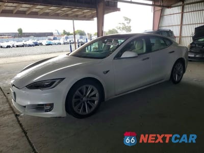 2017 TESLA MODEL S 5YJSA1E2XHF190585 - główne zdjęcie licytacji z USA - miniatura