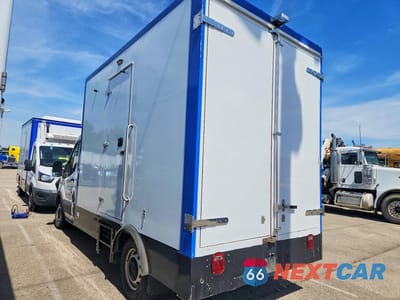 Drugie zdjęcie samochodu z przodu: 2022 FORD TRANSIT T-350 REFRIGERATED BOX TRUCK VIN:1FDBW5Z88NKA01434 - miniatura
