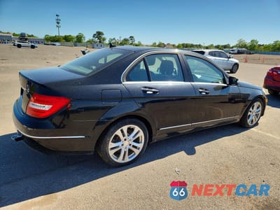 Trzecie zdjęcie samochodu z tyłu: 2013 MERCEDES-BENZ C 250 VIN:WDDGF4HB5DR273078 - miniatura