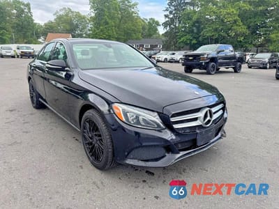 Czwarte zdjęcie samochodu z boku: 2015 MERCEDES-BENZ C 300 4MATIC VIN:55SWF4KB1FU068945 - miniatura