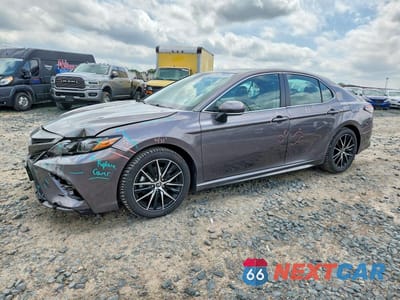2021 TOYOTA CAMRY SE 4T1G11AK0MU608063 - główne zdjęcie licytacji z USA - miniatura