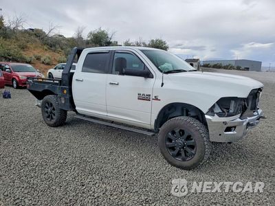 Czwarte zdjęcie samochodu z boku: 2015 RAM 2500 SLT VIN:3C6UR5DL1FG638553 - miniatura