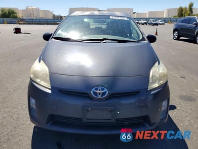 Piąte zdjęcie samochodu w środku: 2011 TOYOTA PRIUS TWO VIN:JTDKN3DU2B1364734 - miniatura