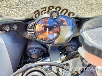 Zdjęcie 7 z 8 samochodu: 2014 YAMAHA YZFR1 VIN:JYARN23E6EA017667 - miniatura
