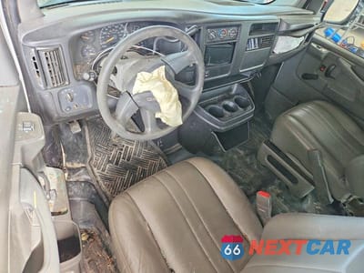 Zdjęcie 8 z 13 samochodu: 2003 GMC SAVANA G3500 DELIVERY VAN VIN:1GTHG35U431221322 - miniatura