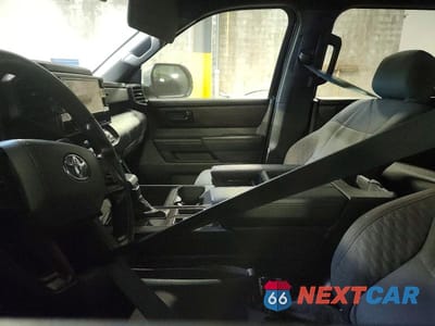 Zdjęcie 7 z 12 samochodu: 2025 TOYOTA TUNDRA SR VIN:5TFKB5DB0SX288737 - miniatura