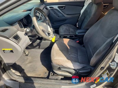 Zdjęcie 7 z 12 samochodu: 2013 HYUNDAI ELANTRA GLS VIN:5NPDH4AE8DH305721 - miniatura