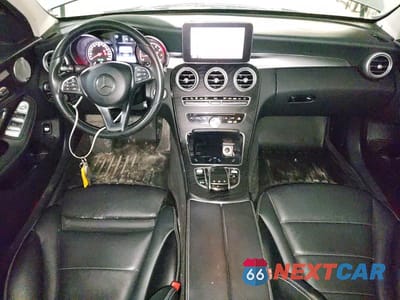 Zdjęcie 8 z 12 samochodu: 2016 MERCEDES-BENZ C 300 4MATIC VIN:55SWF4KB4GU100014 - miniatura