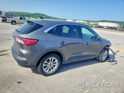 Trzecie zdjęcie samochodu z tyłu: 2021 FORD ESCAPE SE VIN:1FMCU0BZ3MUA70275 - miniatura