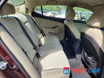 Zdjęcie 10 z 12 samochodu: 2012 KIA OPTIMA LX VIN:5XXGM4A78CG082200 - miniatura