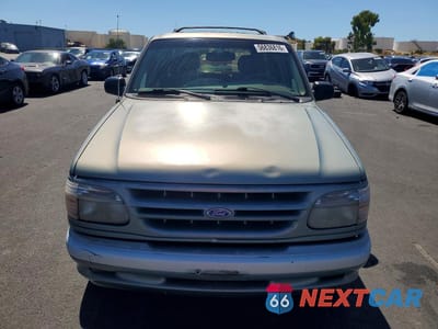 Piąte zdjęcie samochodu w środku: 1996 FORD EXPLORER VIN:1FMDU35P2TZB45548 - miniatura