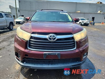 Piąte zdjęcie samochodu w środku: 2015 TOYOTA HIGHLANDER LIMITED VIN:5TDDKRFH3FS134407 - miniatura