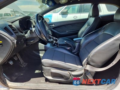 Zdjęcie 7 z 12 samochodu: 2016 KIA FORTE VIN:KNAFZ6A37G5593653 - miniatura