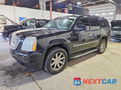 2010 GMC YUKON DENALI 1GKUKEEFXAR208720 - główne zdjęcie licytacji z USA - miniatura