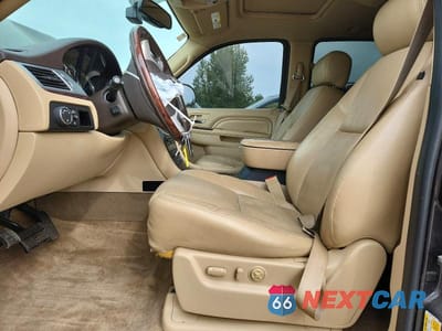 Zdjęcie 7 z 12 samochodu: 2011 CADILLAC ESCALADE LUXURY VIN:1GYS4BEFXBR277642 - miniatura