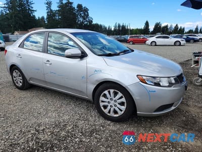 Czwarte zdjęcie samochodu z boku: 2010 KIA FORTE EX VIN:KNAFU4A23A5291763 - miniatura