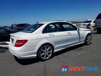 Trzecie zdjęcie samochodu z tyłu: 2014 MERCEDES-BENZ C 250 VIN:WDDGF4HBXEG245306 - miniatura