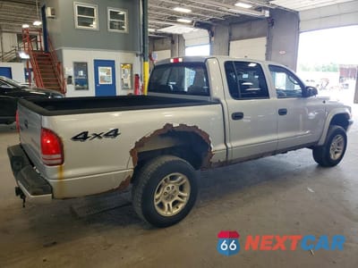 Trzecie zdjęcie samochodu z tyłu: 2004 DODGE DAKOTA QUAD SPORT VIN:1D7HG38N54S520064 - miniatura