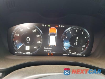 Zdjęcie 9 z 14 samochodu: 2018 VOLVO XC60 T5 VIN:LYV102RK0JB082658 - miniatura