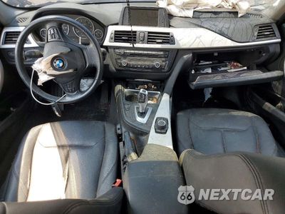 Zdjęcie 8 z 12 samochodu: 2013 BMW 328 XI VIN:WBA3B3G56DNP38790 - miniatura