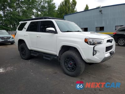Czwarte zdjęcie samochodu z boku: 2018 TOYOTA 4RUNNER TRD OFF-ROAD PREMIUM VIN:JTEBU5JR3J5513525 - miniatura