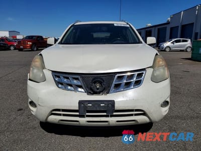 Piąte zdjęcie samochodu w środku: 2012 NISSAN ROGUE S VIN:JN8AS5MV3CW411982 - miniatura